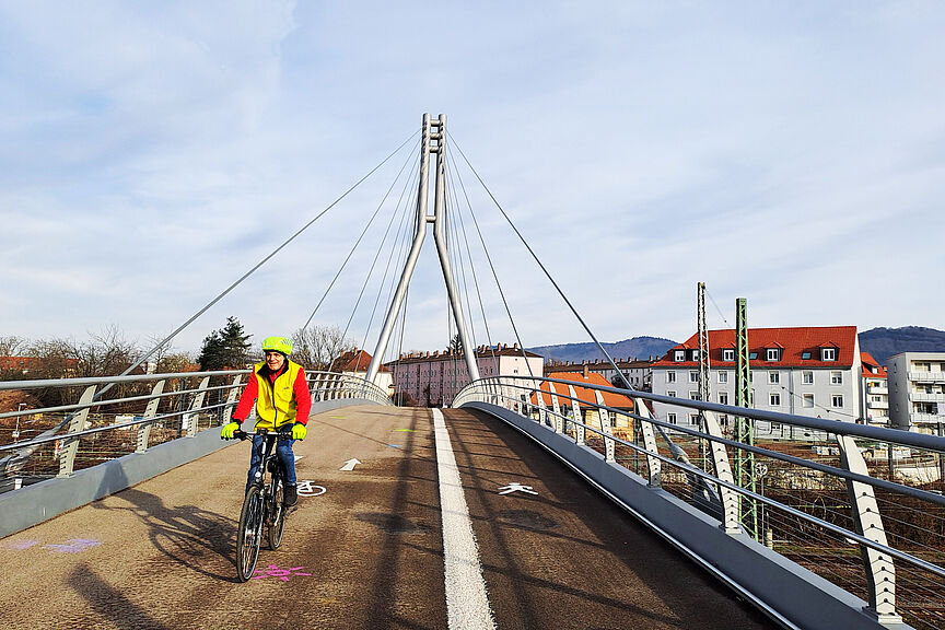 Brückenschlag über die Bahngleise: Da-Vinci-Brücke Brückenschlag über die Bahngleise: Da-Vinci-Brücke
