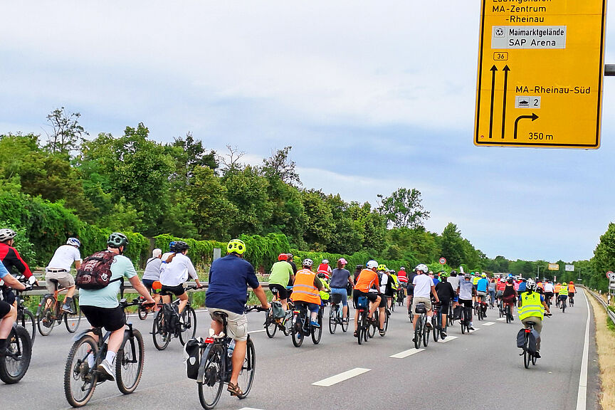 Radsternfahrt und Demonstration Radsternfahrt und Demonstration für sichere Radwege