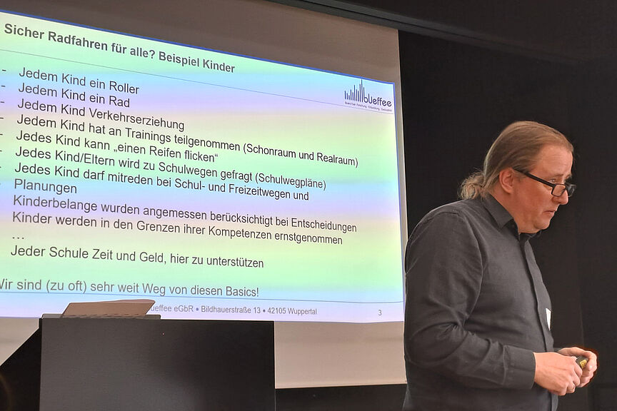 Sicher Radfahren für alle?, Jens Leven Sicher Radfahren für alle?, Jens Leven