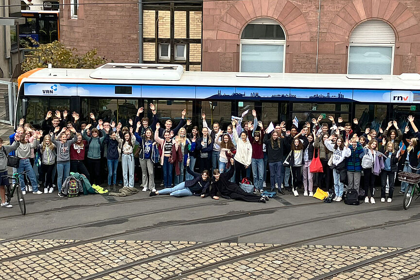 Übergabe der Urkunden an die Radlotsen und Schulwegbegleiter Übergabe der Urkunden an die Radlotsen und Schulwegbegleiter